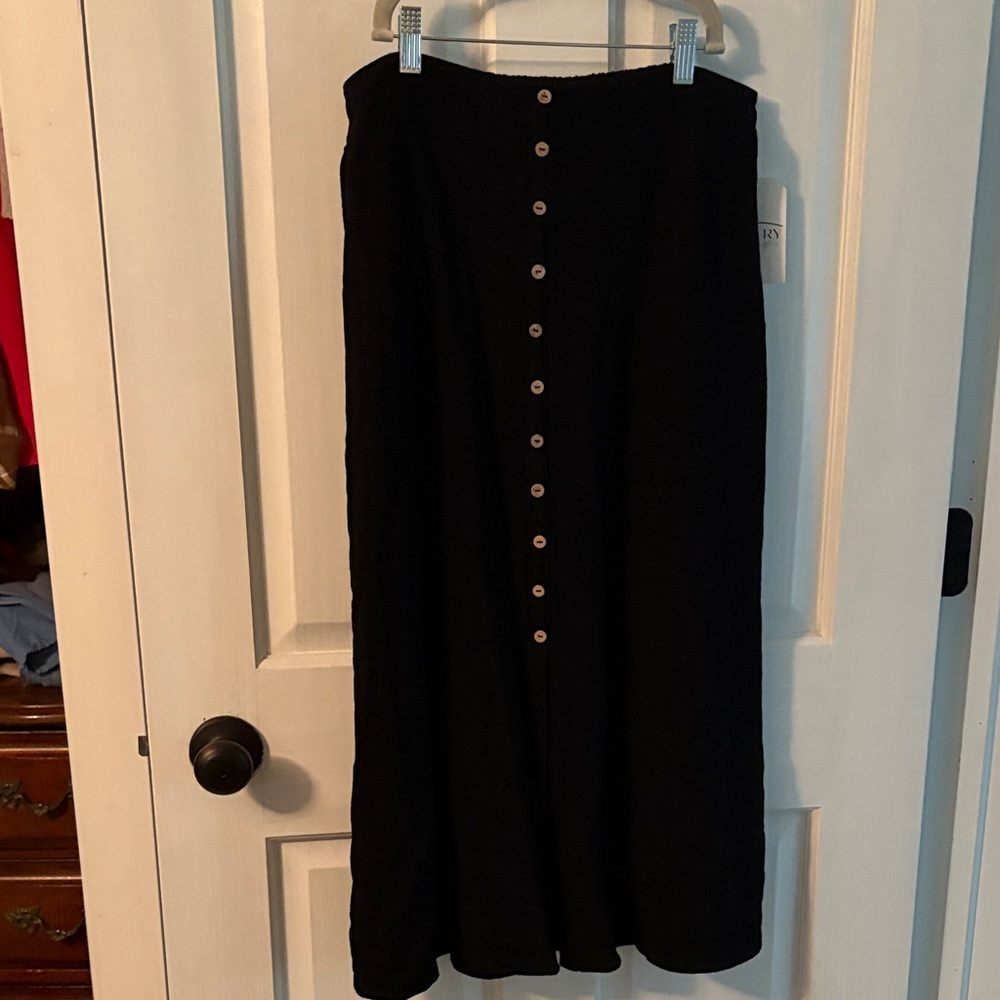 BE COOL Black A-Line Skirt with Button Detail